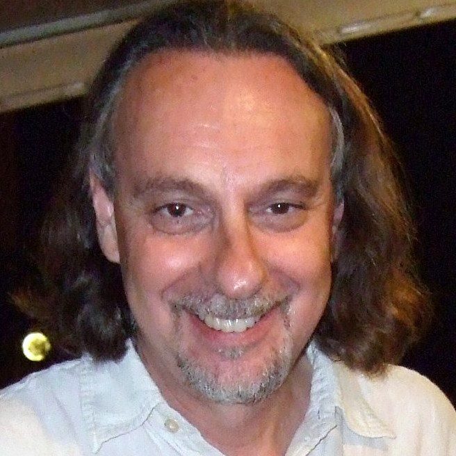 A photograph of Stephan Myer.